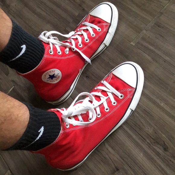 Selling this red converse! - Picture 3 of 5